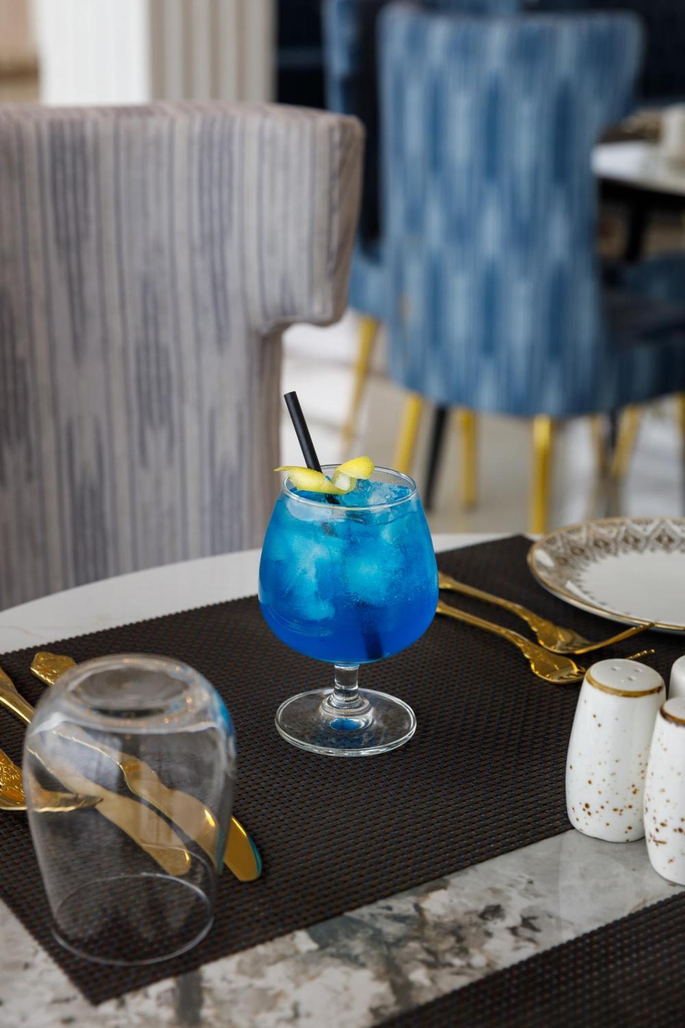 Le Glamour Resort & Wellness Spa ポカラ エクステリア 写真