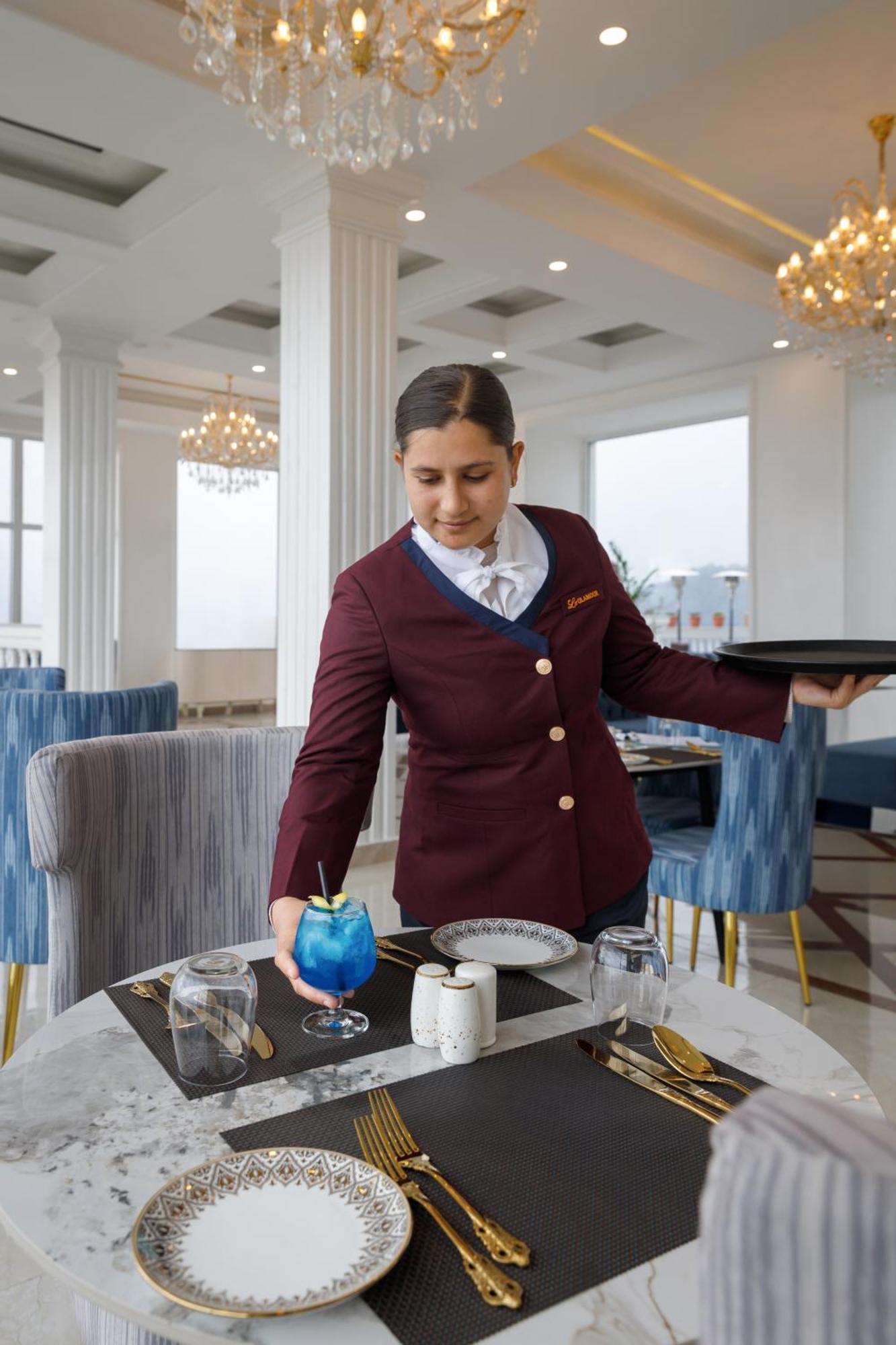 Le Glamour Resort & Wellness Spa ポカラ エクステリア 写真